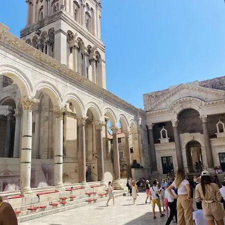 Laganini Mit Balkon Lägenhet *