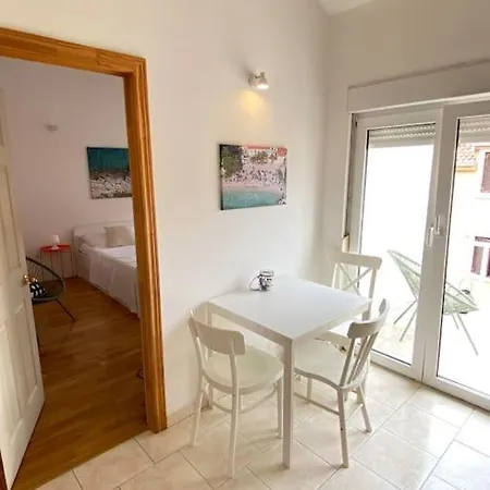 Lägenhet Laganini Mit Balkon