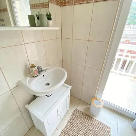 Laganini Mit Balkon Lägenhet Podstrana
