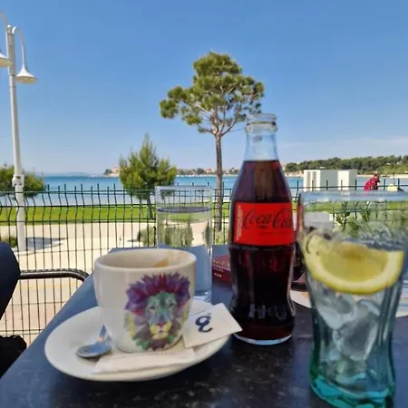 Laganini Mit Balkon Lägenhet Podstrana
